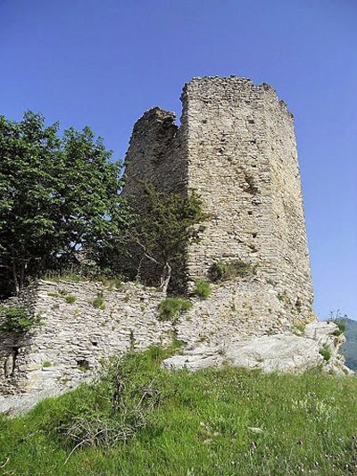 Aquila d’Arroscia (resti del castello dei marchesi di Clavesana)